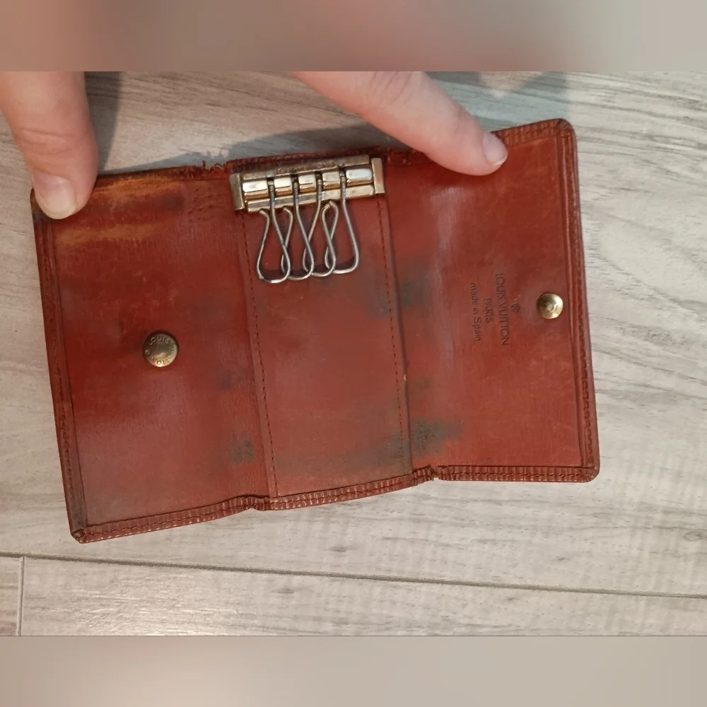 Louis Vuitton Brown Epi Leather 4 Key Holder
